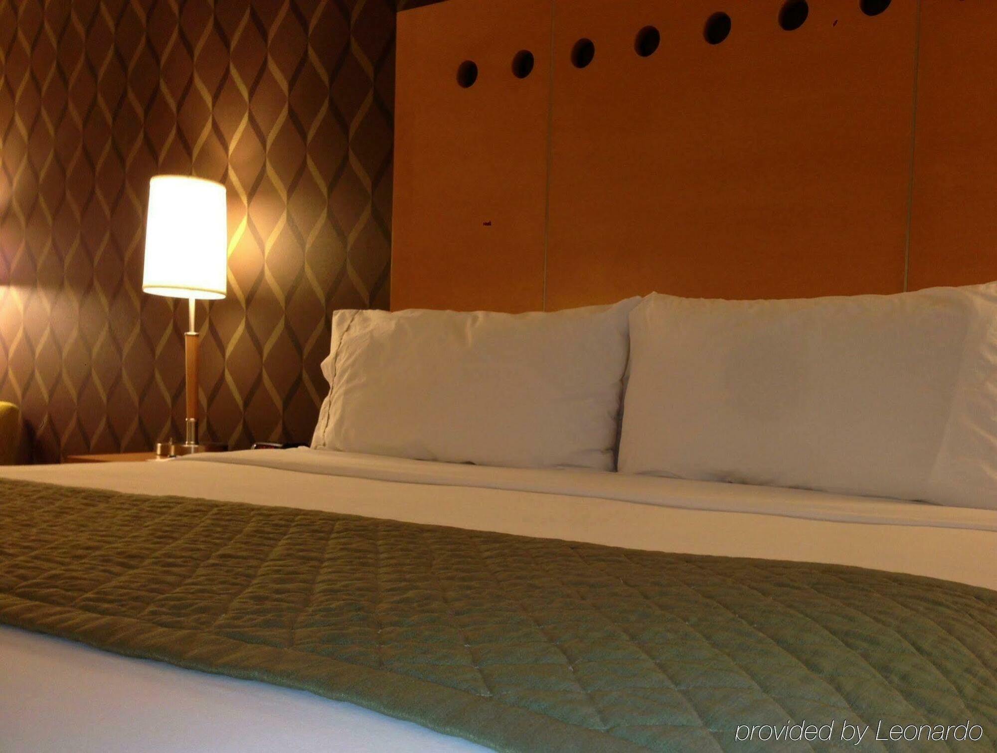 Holiday Inn Express & Suites Monterrey Aeropuerto, An Ihg Hotel Bagian luar foto