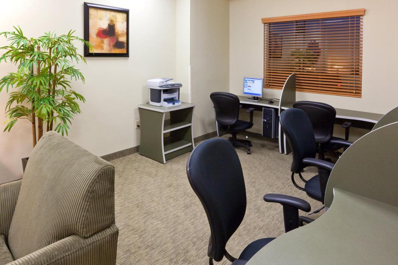 Holiday Inn Express & Suites Monterrey Aeropuerto By Ihg Apodaca Bagian luar foto